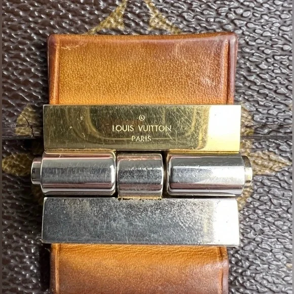 LOUIS VUITTON MONOGRAM ÉLYSÉE WALLET - Picture 3 of 12